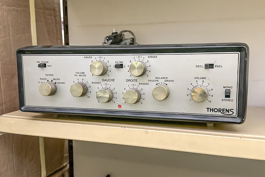 Vorverstärker Thorens AZ-25